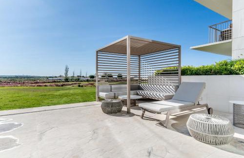 Armacao de Pera Apartamento | Beachfront Garden & SPA - indoor and outdoor pool