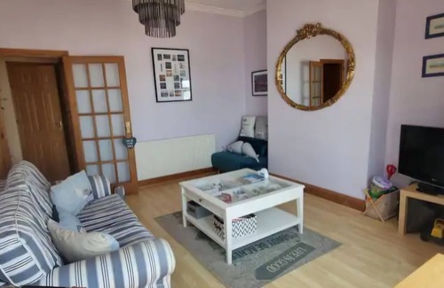 Walton on the Naze Apartamento | Beachfront with sea views. Pet friendly