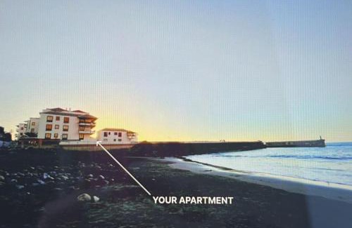 Los Gigantes Apartamento | Beachfront Gem with Sand and Sea at Your Doorstep