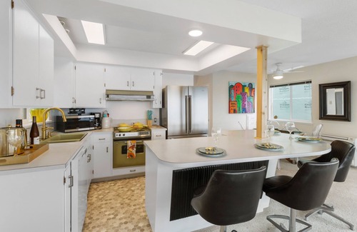 University Place Casa | Beachfront Historical Home in University Place!