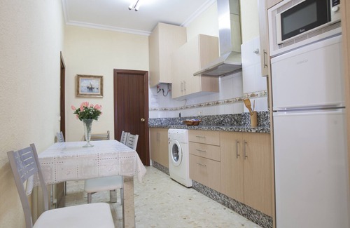 Playas del Palo Apartamento | Primera Linea de playa apartamento vacacional