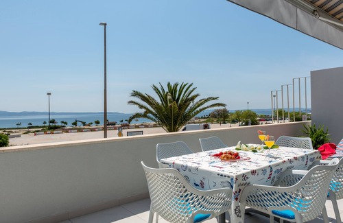 Znjan Apartamento | Beachfront Holiday Apartments