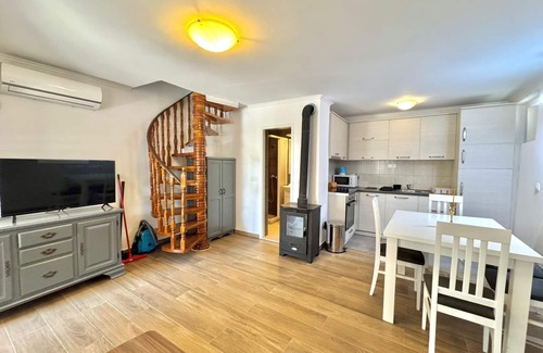 Rafajlovici Apartamento | Beachfront Holiday home