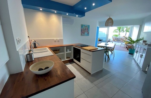 Grand Case Apartamento | Beachfront holiday + pool in the charming village of Grand Case