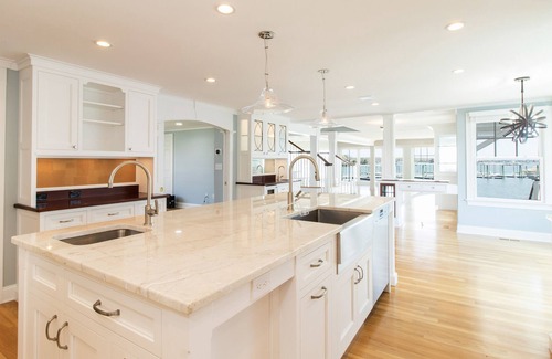 Pine Orchard Casa | Beachfront Home in Pine Orchard, Branford available for monthly or academic rent