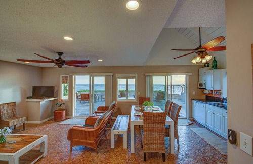 Hauula Casa | Beachfront Home