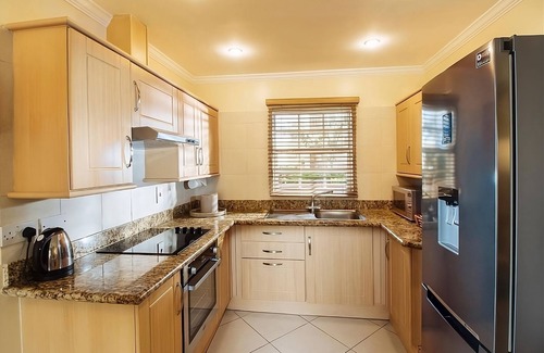 Rodney Bay Apartamento | Beachfront Hotel! Four Spacious 1BR Suites with Full Kitchen and Sea View!