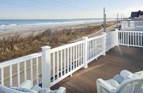 Waveland Casa | Beachfront House - Can't get any closer to the beach than this home!