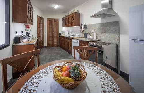 Caloura Villa | Casa junto al mar para 6 en la zona privilegiada de la isla - Caloura