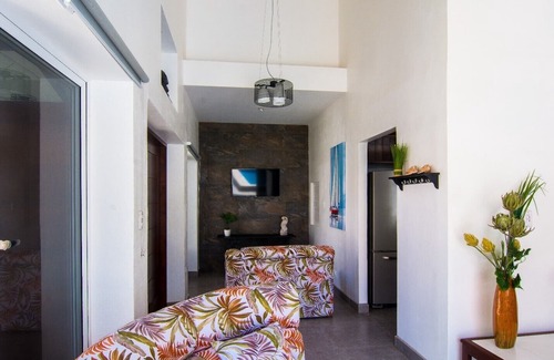 Cerro Plano Casa | Casa frente al mar en Playa Tivives con piscina privada