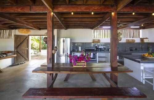Playa Grande Casa | Casa frente al mar, piscina, salón de yoga en medio de un bosque de 70 acres