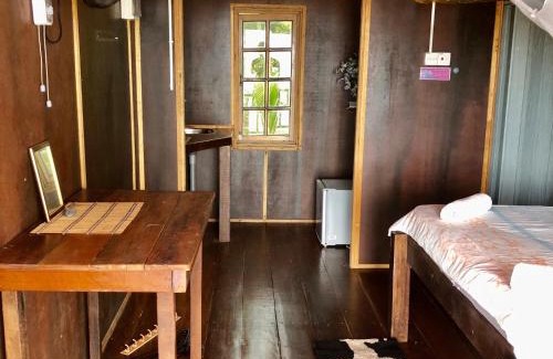 Tioman Island Cama Y Desayuno | Beachfront Hut Downstairs Astra - Beach Shack Chalet