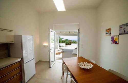 Torre San Giovanni Villa | Beachfront cottage 4/5 beds parking space
