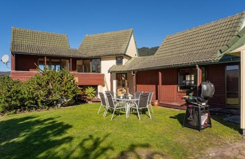Pauanui Casa | Beachfront Landing - Pauanui Holiday Home