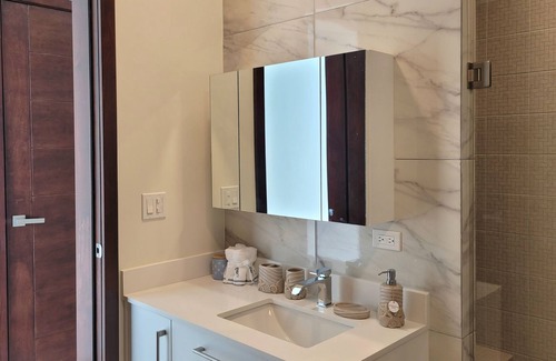 Primo Tapia Condominio | Beachfront Luxury Condo Pool Jacuzzi