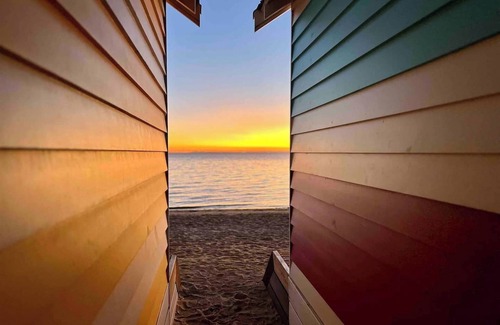 Brighton Casa | Beachfront Luxe 250m to Famous Beach Boxes