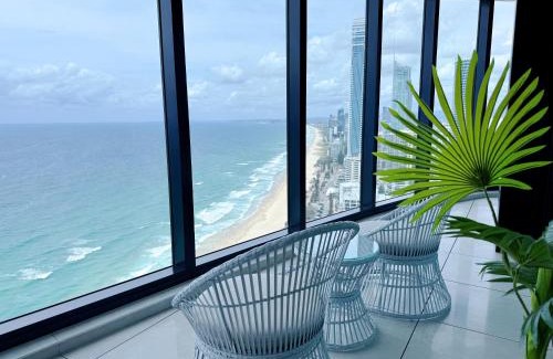 Burleigh Heads Apartamento | Beachfront Luxe Escape at Surfers Paradise Parking