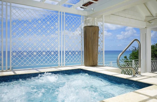 Old Trees Bay Apartamento | Apartamento de lujo frente al mar de 4 dormitorios con piscina exterior climatizada con jacuzzi.