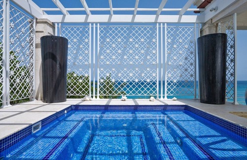 Old Trees Bay Apartamento | Apartamento de lujo frente al mar de 4 dormitorios con piscina exterior climatizada con jacuzzi.