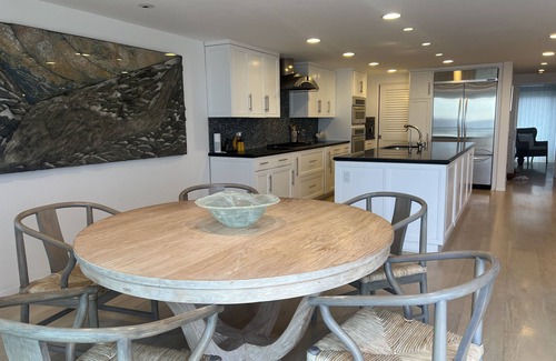 Hollywood Beach Casa | Beachfront Luxury Getaway on the sands of pristine Hollywood Beach - Sleeps 10!
