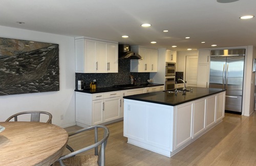 Hollywood Beach Casa | Beachfront Luxury Getaway on the sands of pristine Hollywood Beach - Sleeps 10!