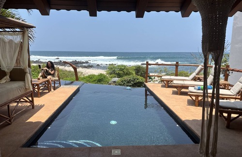 Troncones Casa | Beachfront Luxury home /w hot tub and infinity pool