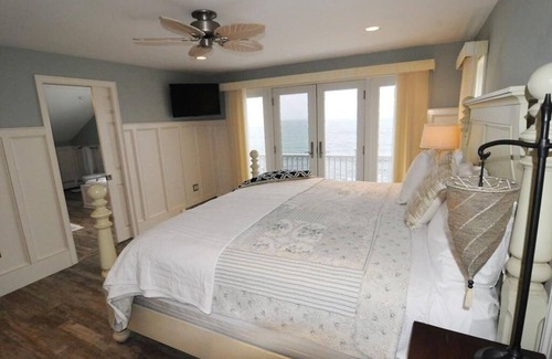 Ocean Bluff-Brant Rock Casa | Beachfront Luxury Living Home