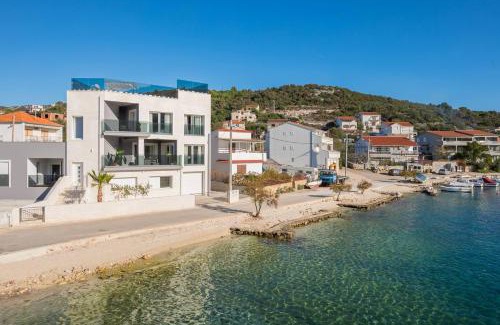 Vinisce Villa | Beachfront Luxury Villa