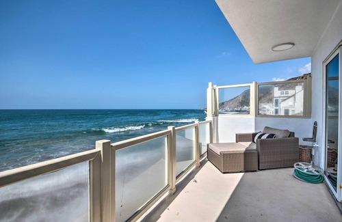 Eastern Malibu Cabaña | Beachfront Malibu House w/ Sauna & Ocean-view Deck