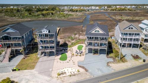 North Topsail Beach Casa | Beachfront Memories by Sea Scape Properties