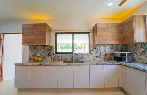 México Casa | Beachfront Mega-House 16p w/ breakfast
