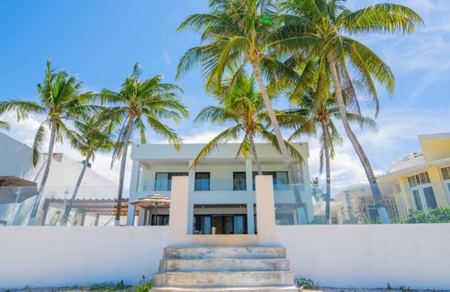 México Casa | Beachfront Mega-House 16p w/ breakfast