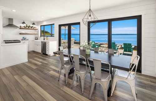Camano Island Casa | Beachfront - Modern 2-bedroom house on beautiful Camano Island; Sleeps 10