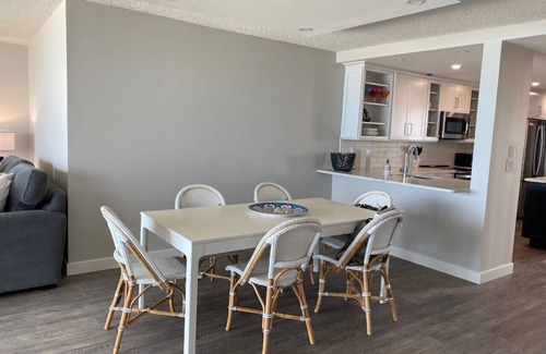 Bethany Beach Condominio | Beachfront, Newly Renovated Edgewater Building Condo