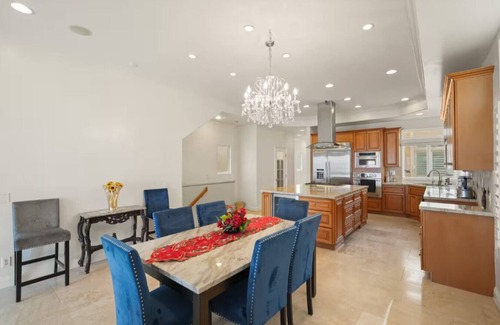 Huntington Beach Casa | Beachfront Oasis with Stunning Views