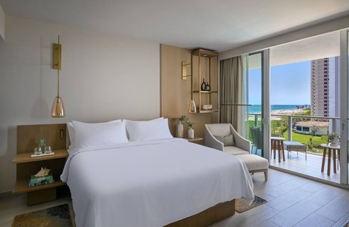Singer Island Hotel | Beachfront Oasis Ideal for Romantic Couple Stay | Near Downtown West Palm Beach