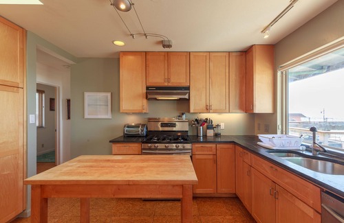 Pacifica Apartamento | Beachfront Ocean Views 20 mins to San Francisco! (Neptune 3)
