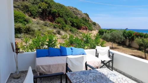 Skala Casa | Beachfront Oleanders House in Skala