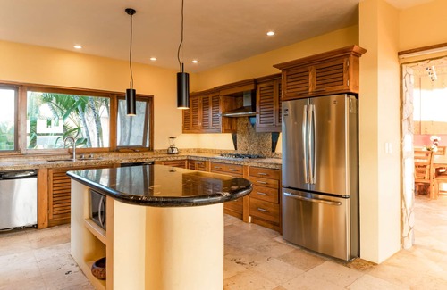 Santa María Colotepec Villa | Felicidad frente al mar | Casa de lujo frente al mar | ** Tarifas con descuento de 2 - 5 BDRM **