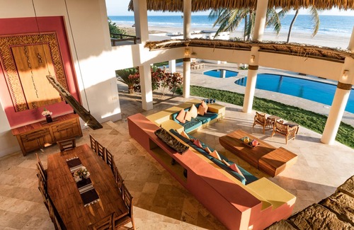 Santa María Colotepec Villa | Felicidad frente al mar | Casa de lujo frente al mar | ** Tarifas con descuento de 2 - 5 BDRM **