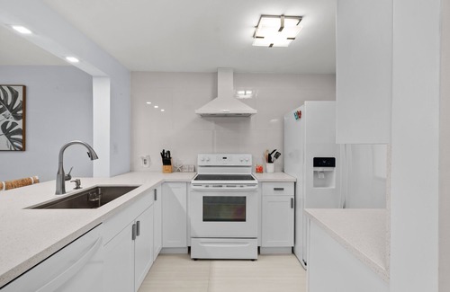 Hutchinson Island South Condominio | Beachfront Paradise!