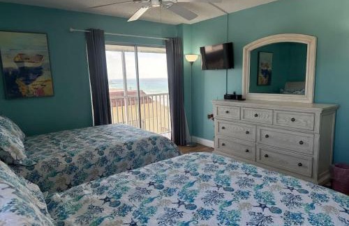 Siesta Key Casa | Beachfront Penthouse - Expansive Gulf View from Every Room! Wifi, Screened Lanai