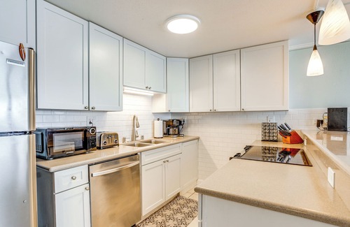 Punaluu Condominio | Beachfront Penthouse w/ 3 Lanais on O’ahu!