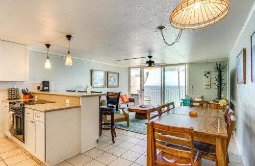 Punaluu Apartamento | Beachfront Penthouse with 3 Lanais on Oahu!