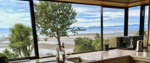 Kaiteriteri Casa | Beachfront Playground