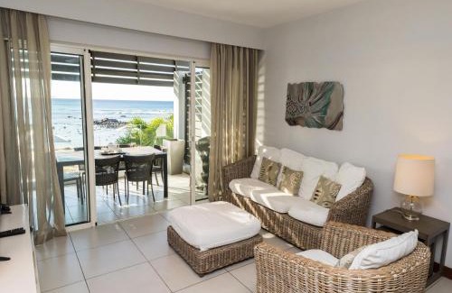 Pointe aux Biches Apartamento | Beachfront & Pool serviced apartment with stunning view - closest to the beach than most hotel