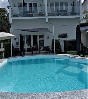Ko Chang Apartamento | Beachfront Pool Villa and Apartment