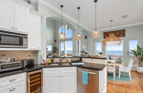 Miramar Casa | Beachfront | Private Swim Spa | Pet Friendly