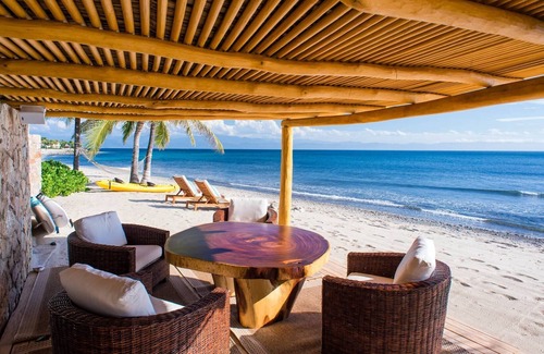 Punta de Mita Villa | Propiedad frente al mar junto a un surf de clase mundial