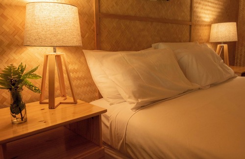 Suffolk Park Hotel | Beachfront Queen Motel Apartment With Pool